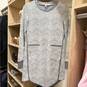 BCBGeneration Gray Patterned Knit Top